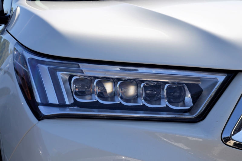 automobile-FLASSANS SUR ISSOLE-min_acura-headlamp-2834131